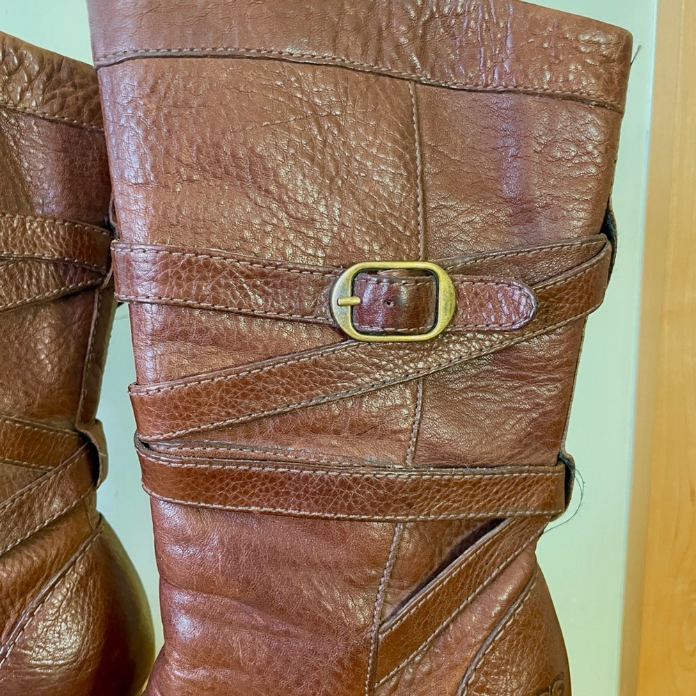 UGG Women's Chestnut Brown Pebbled Leather Heeled Boots, Size 8 - Picture 5 of 14